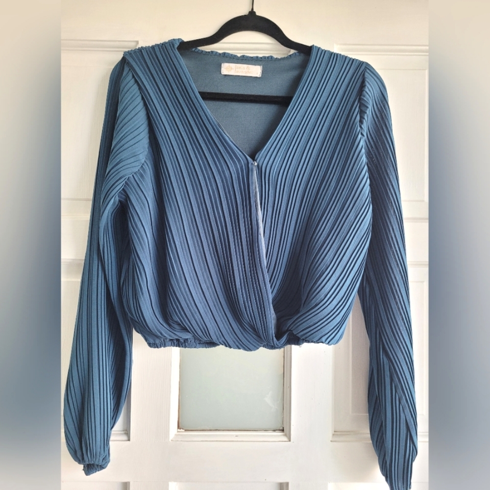 Leela & Lavender Blue/teal Pleated Women's Top, Size Small